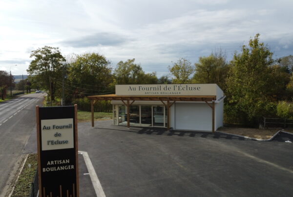 Production vidéo, teaser avant travaux, boulangerie Pocquet, Ay en champagne, Epernay, saga vidéo, série vidéos, vue drone de la boulangerie au Fournil de l'écluse