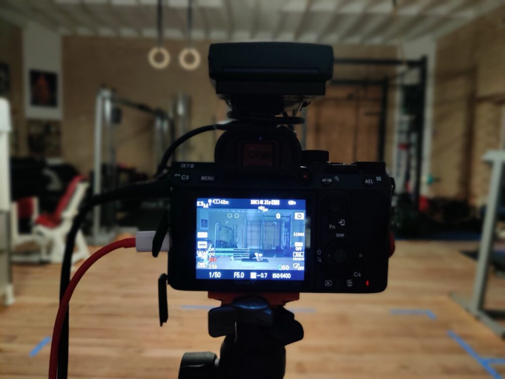 Production de vidéo pour séance de sport en ligne type Netflix en streaming. Tournage en 4K montage cinématographique