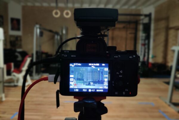 Production de vidéo pour séance de sport en ligne type Netflix en streaming. Tournage en 4K montage cinématographique